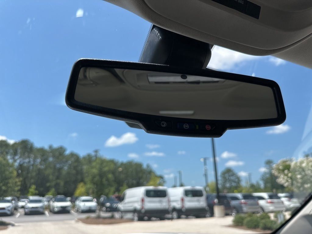 2022 Summit White Chevrolet Colorado LT RWD