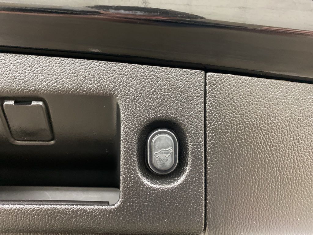2020 Cadillac Escalade Luxury photo