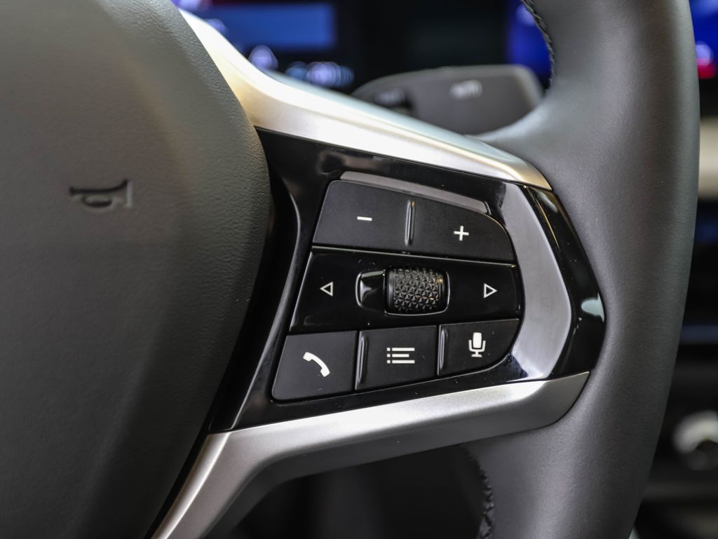 Thumbnail: 2025 BMW i4 - 13