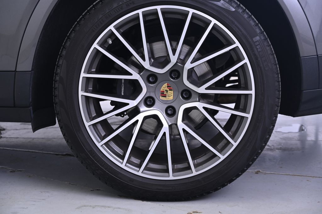 Thumbnail: 2020 Porsche Cayenne - 12