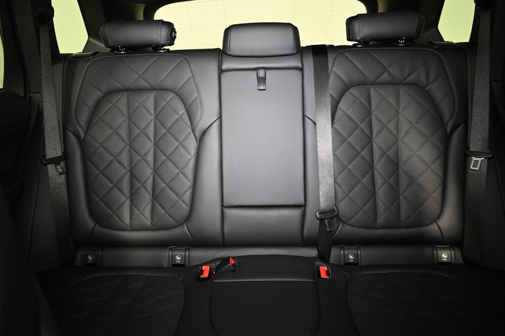 Thumbnail: 2026 BMW X5 - 25