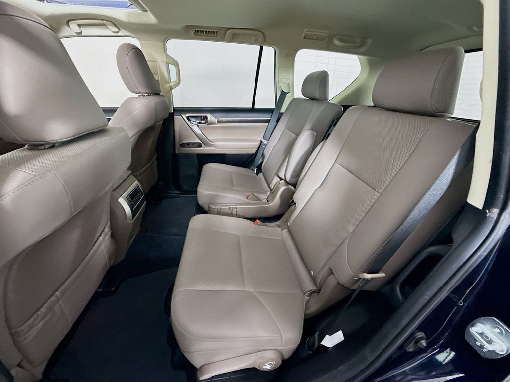 Thumbnail: 2021 Lexus GX - 25