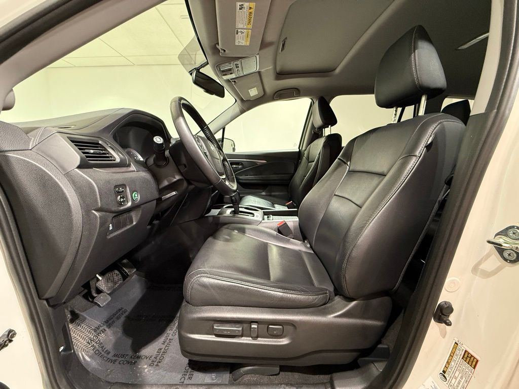 Thumbnail: 2017 Honda Pilot - 13