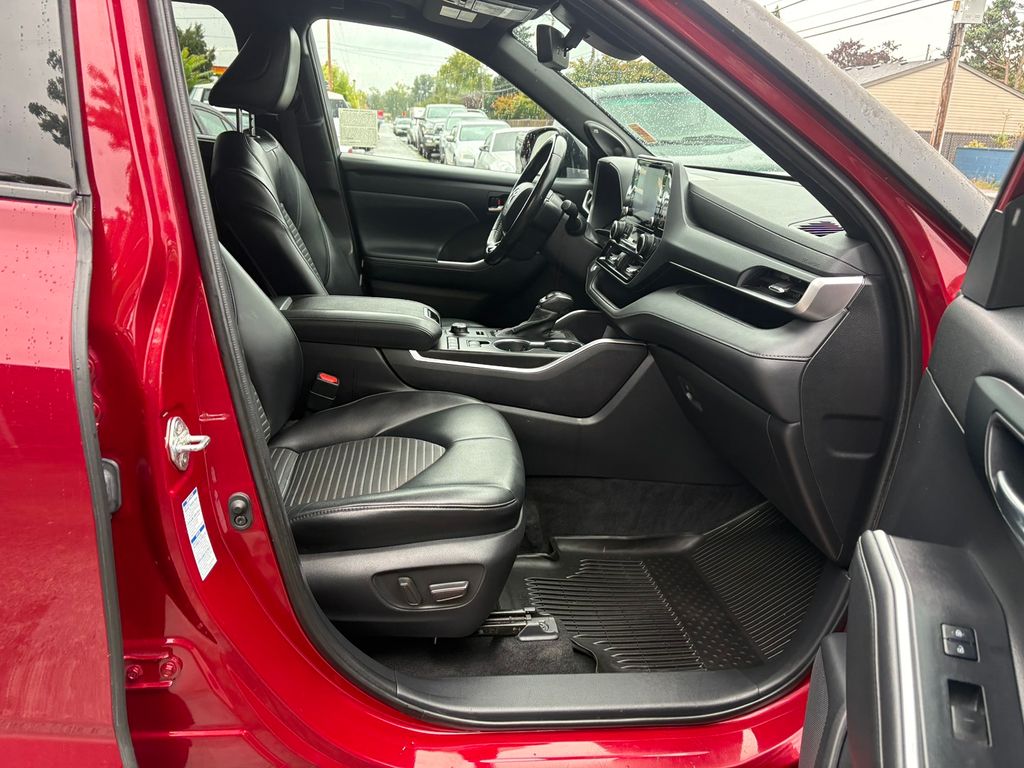 2022 Toyota Highlander XSE