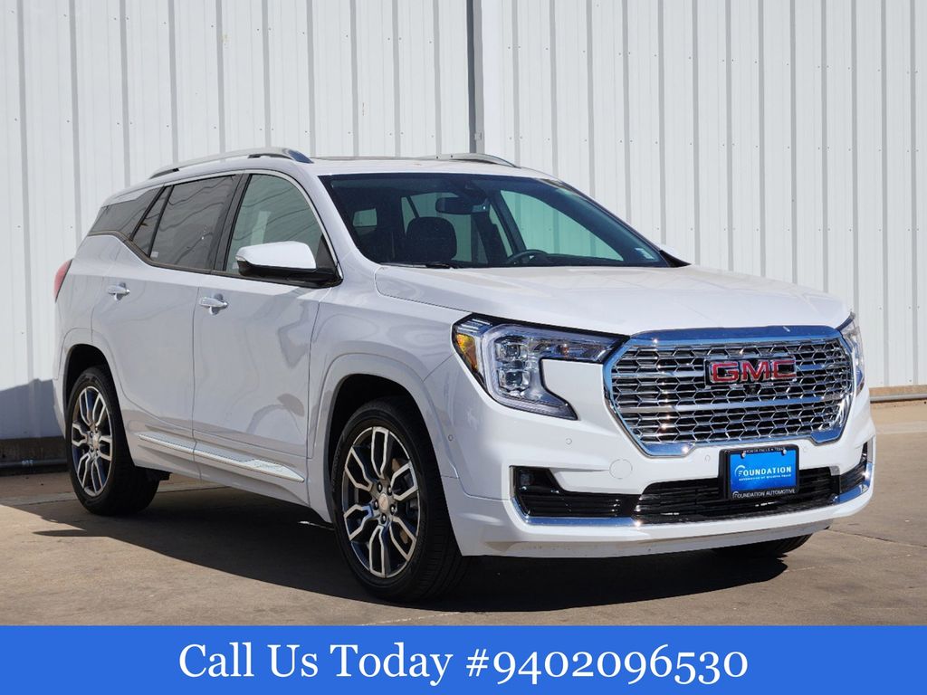 2024 GMC Terrain Denali 2