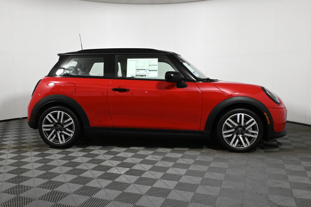 2025 MINI Cooper S 8