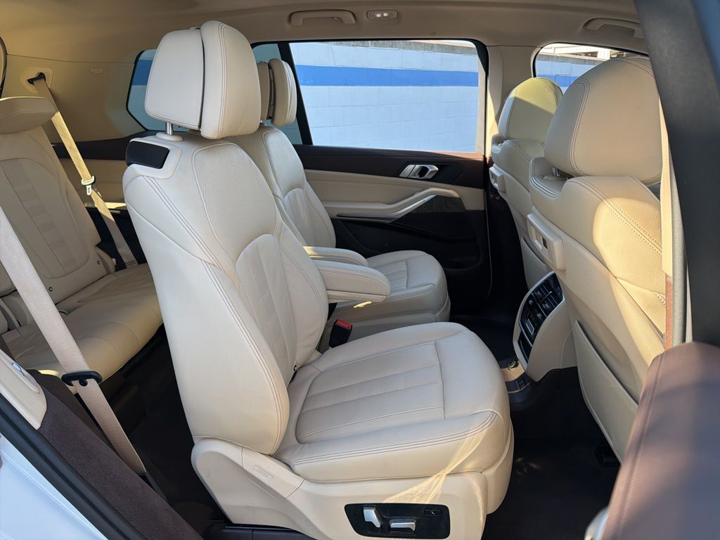 Thumbnail: 2019 BMW X7 - 26