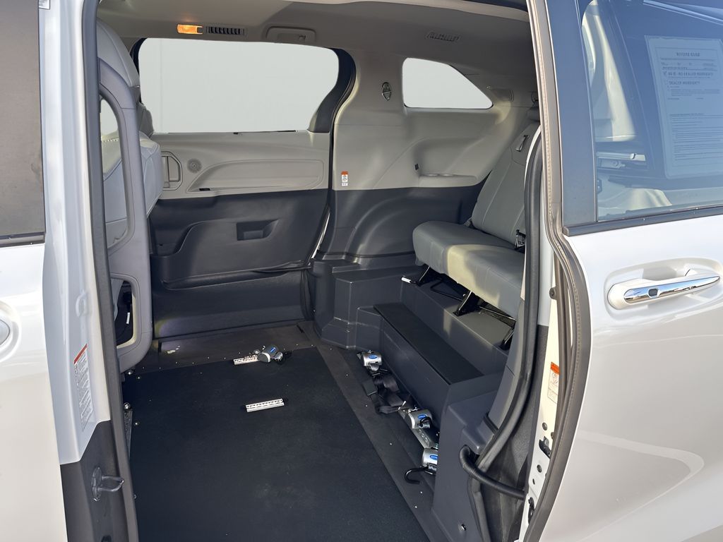 Used Car 2024 Toyota Sienna  Xle For Sale Under $80,000 In Austin, Texas