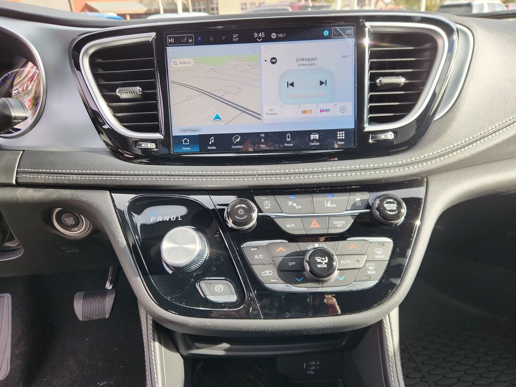 2026 Chrysler Pacifica Limited - Photo 18