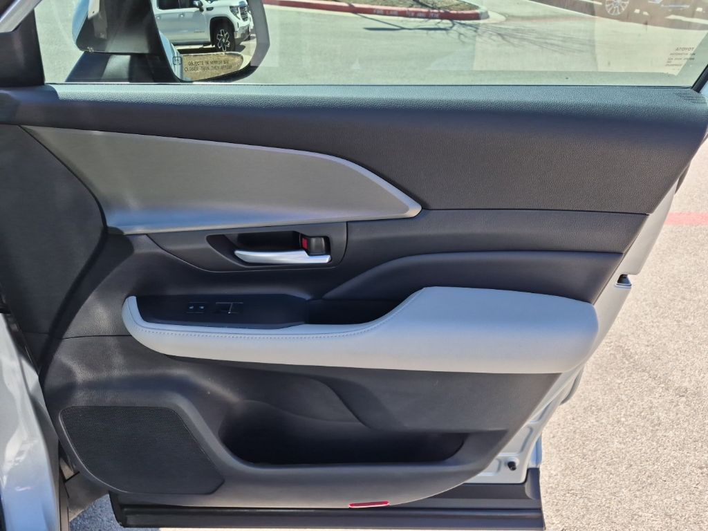 Used Car 2024 Toyota Grand Highlander  Xle For Sale Under $50,000 In Austin, Texas