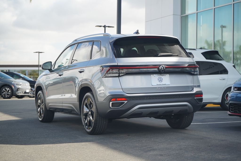 2025 Volkswagen Taos SE 3