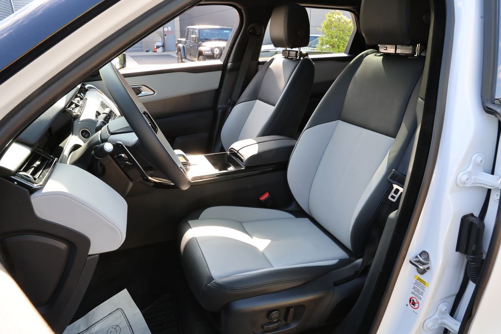New 2026 White Land Rover S image 19