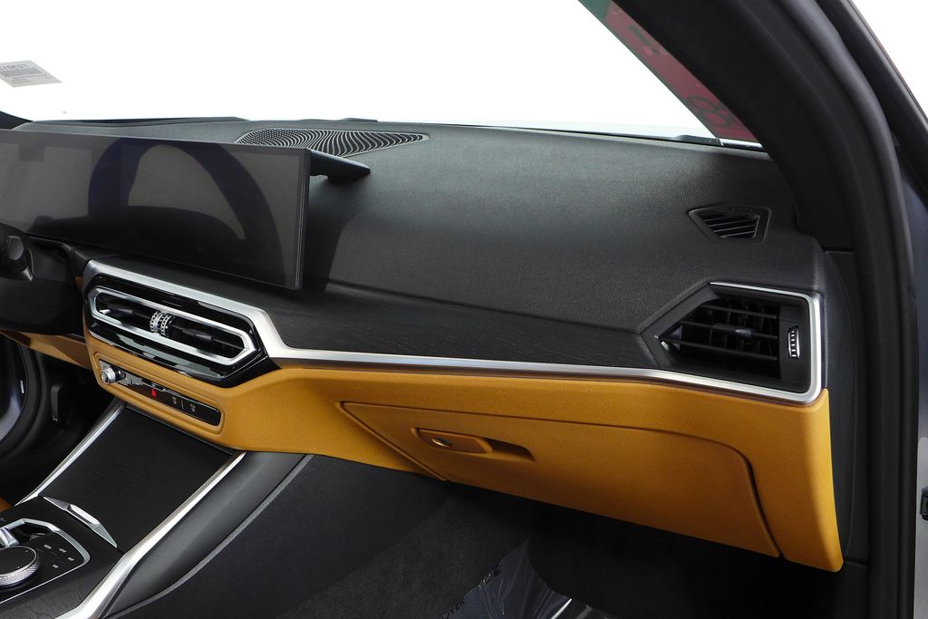 Thumbnail: 2023 BMW i4 - 14