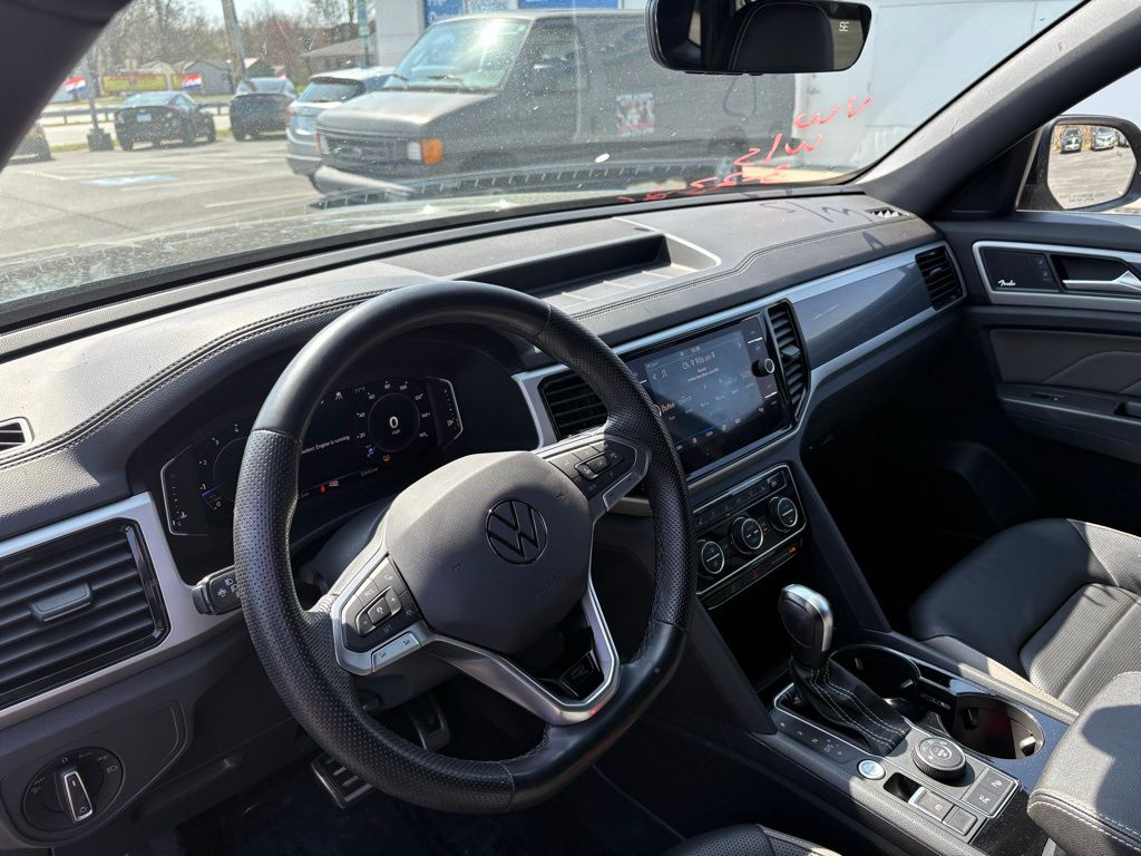 2023 Volkswagen Atlas Cross Sport 3.6L V6 SEL Premium R-Line