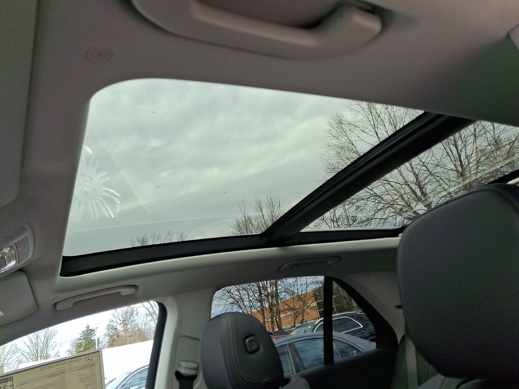 Thumbnail: 2026 Mercedes-Benz GLE - 10