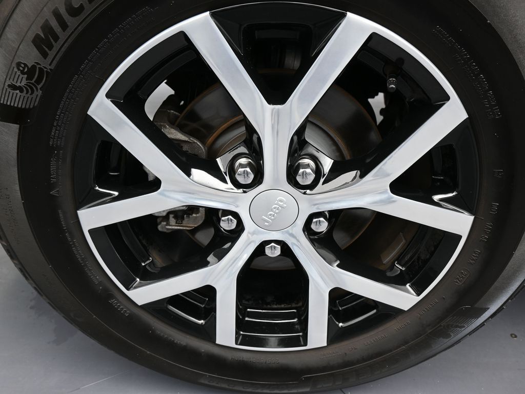 Used 2024 Bright White Clearcoat Jeep Limited image 47
