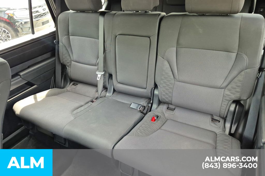 Used 2025 White Toyota SR5 image 17
