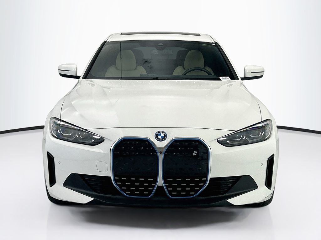 Thumbnail: 2023 BMW i4 - 2