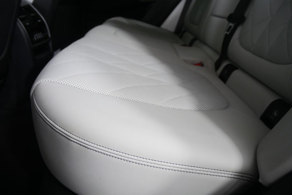 Thumbnail: 2023 BMW X5 - 15