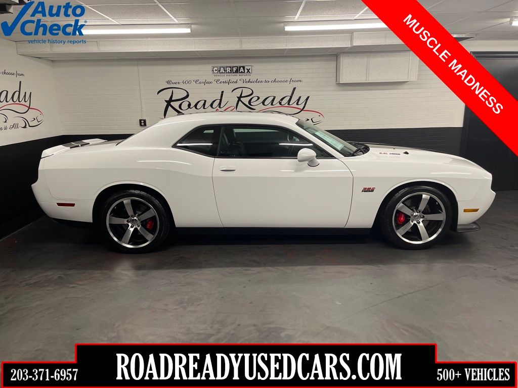 Bright White Clearcoat 2014 Dodge Challenger Coupe Rear-Wheel Drive 6-Speed Manual