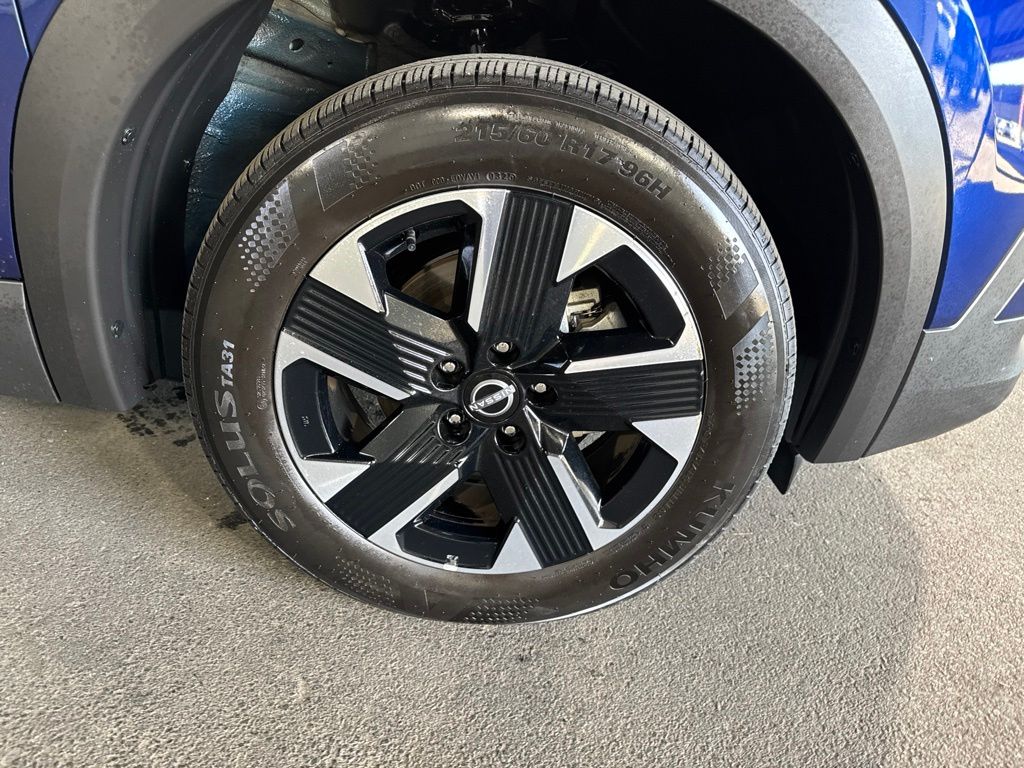 Thumbnail: 2025 Nissan Kicks - 7