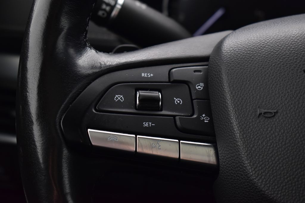 Thumbnail: 2020 Cadillac XT4 - 15