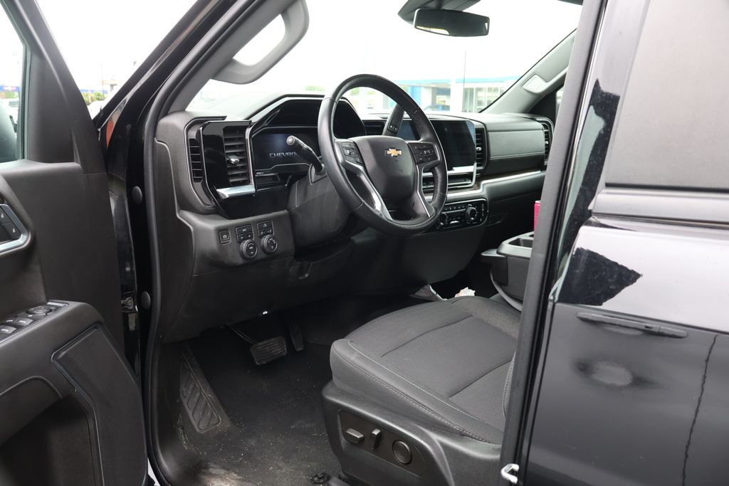 2022 Chevrolet Silverado 1500 LT 12