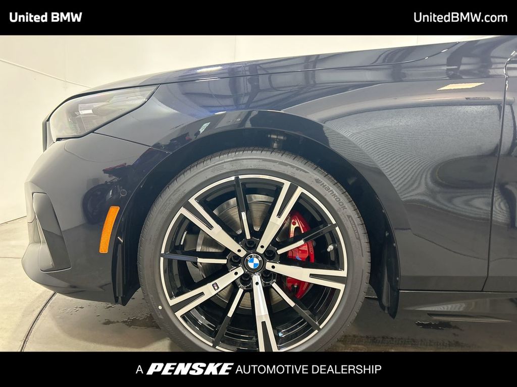 Thumbnail: 2026 BMW 5 Series - 10