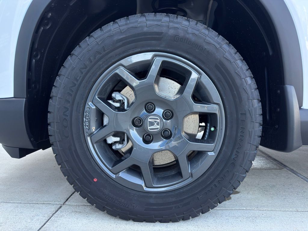 2025 Honda Pilot TrailSport White at Community Honda