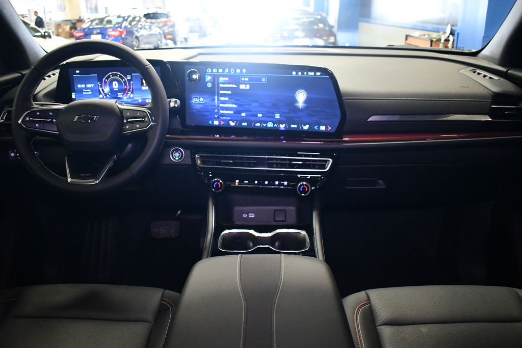 Thumbnail: 2025 Chevrolet Traverse - 16