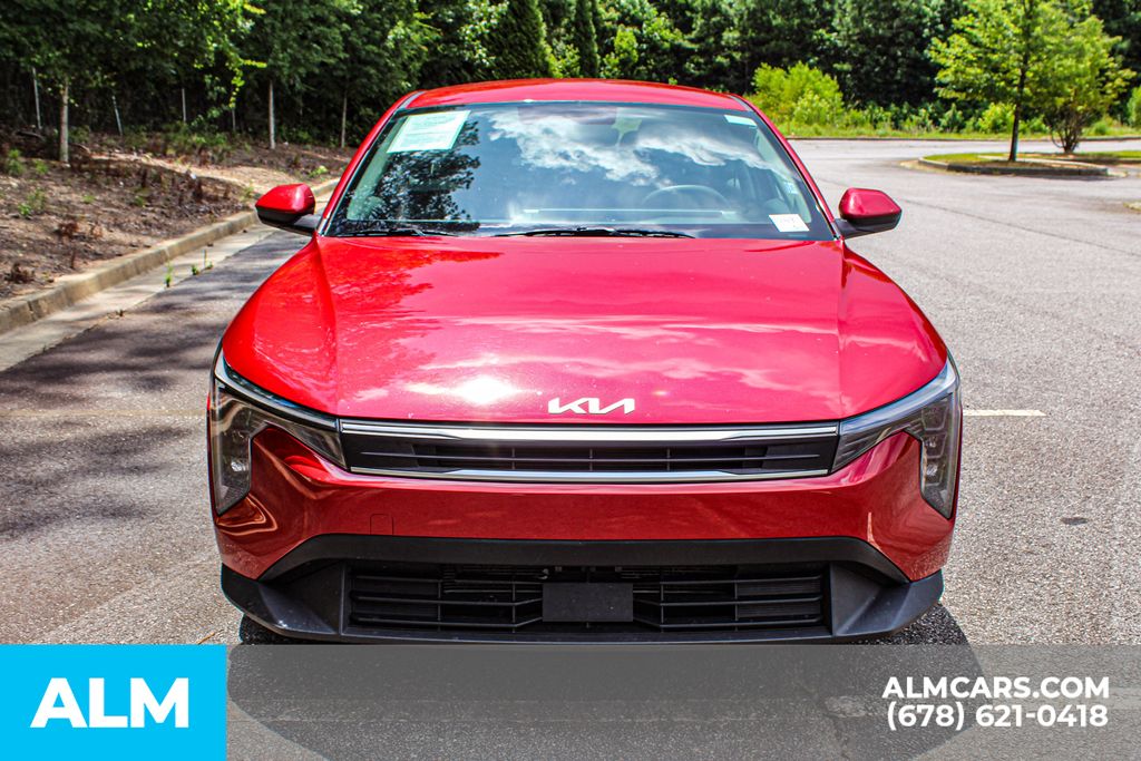 Used 2025 Red Kia LXS image 9