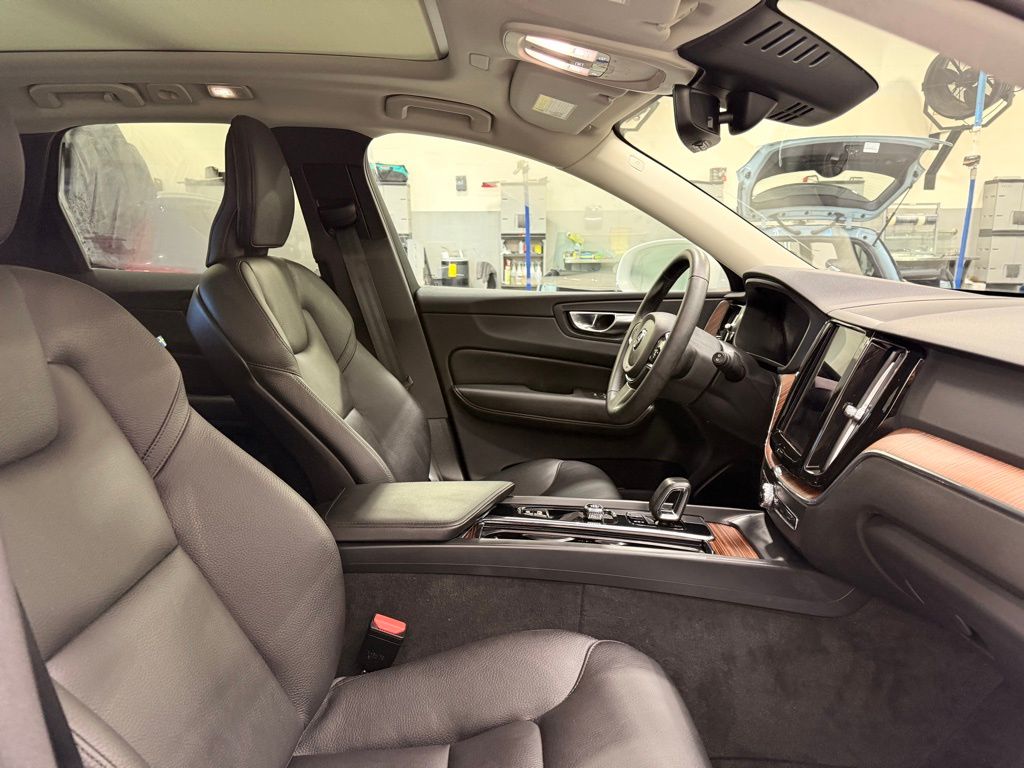 Thumbnail: 2023 Volvo XC60 - 29