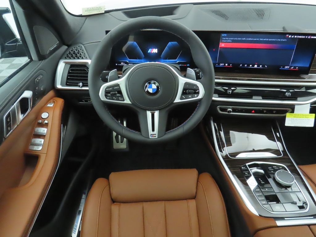 2025 BMW X7 M60i 10