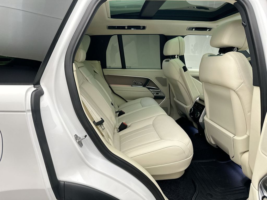Thumbnail: 2025 Land Rover Range Rover - 6