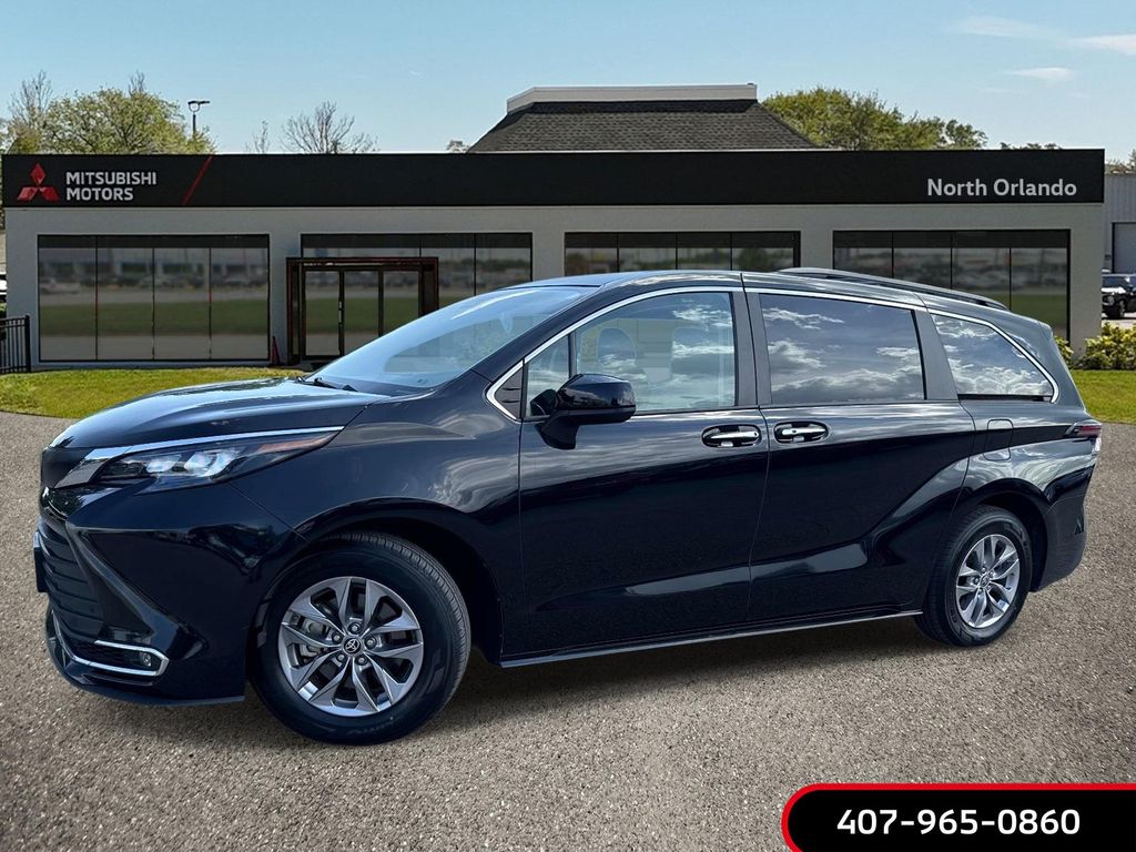 2024 Toyota Sienna XLE