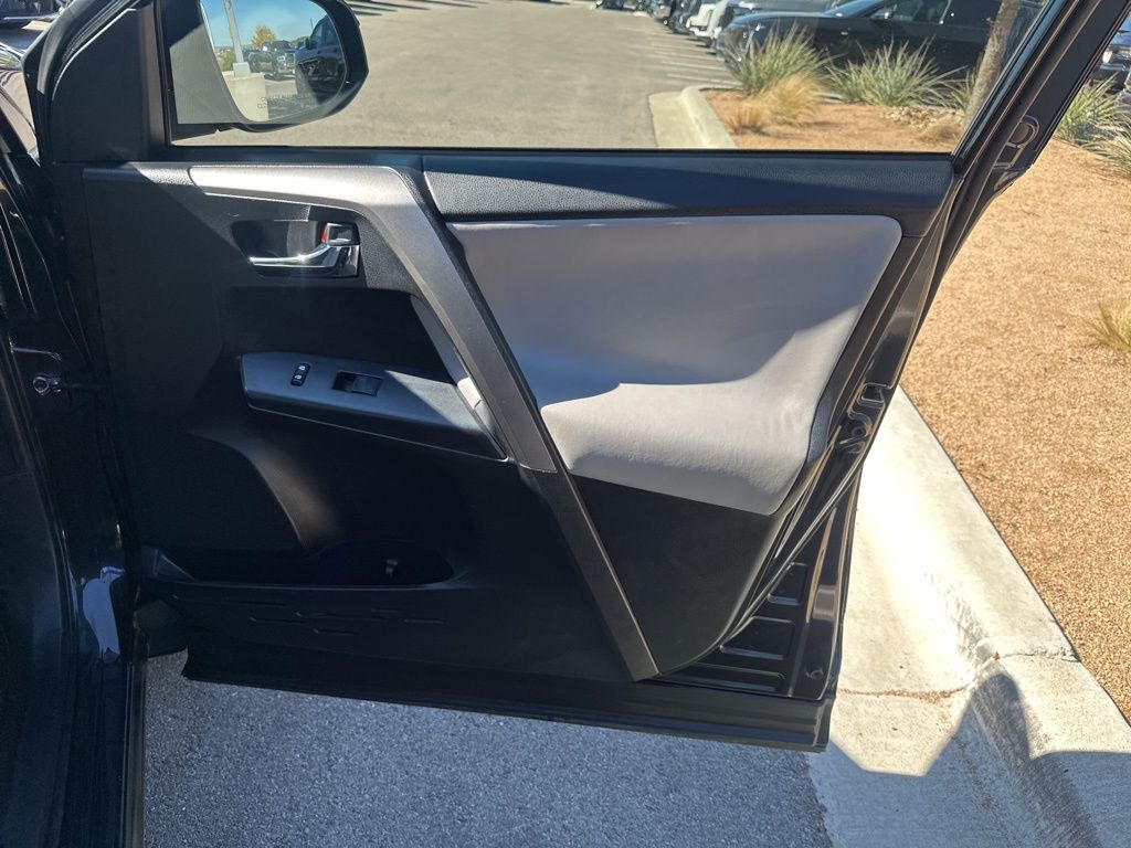 Used Car 2016 Toyota Rav4 Hybrid  Xle For Sale Under $20,000 In Austin, Texas