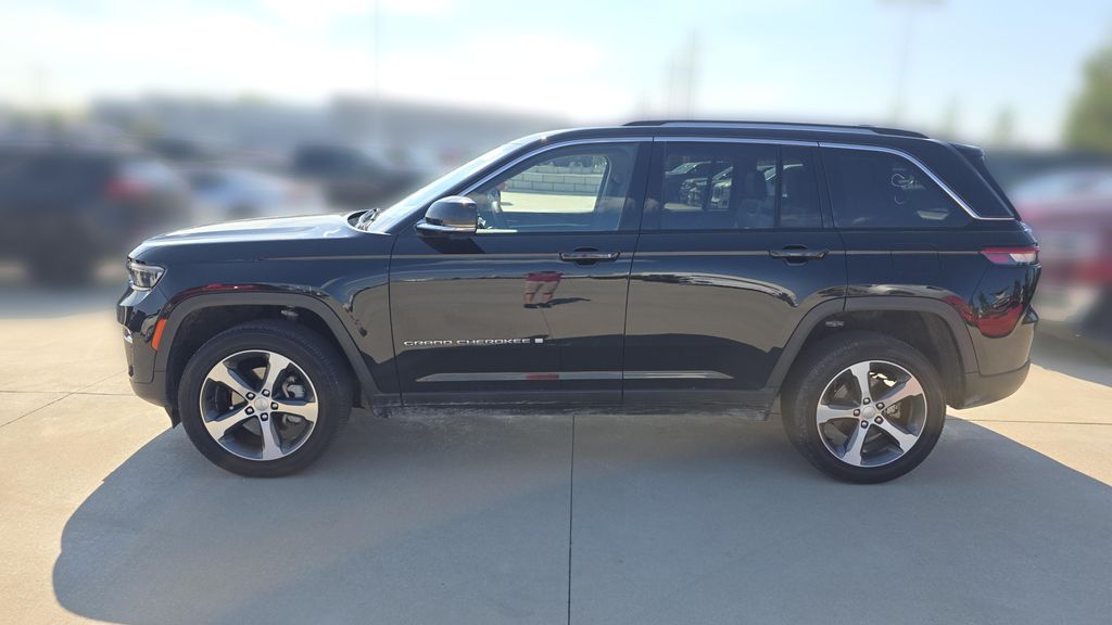 Certified 2023 Jeep Grand Cherokee Limited with VIN 1C4RJHBG2PC517886 for sale in Kansas City
