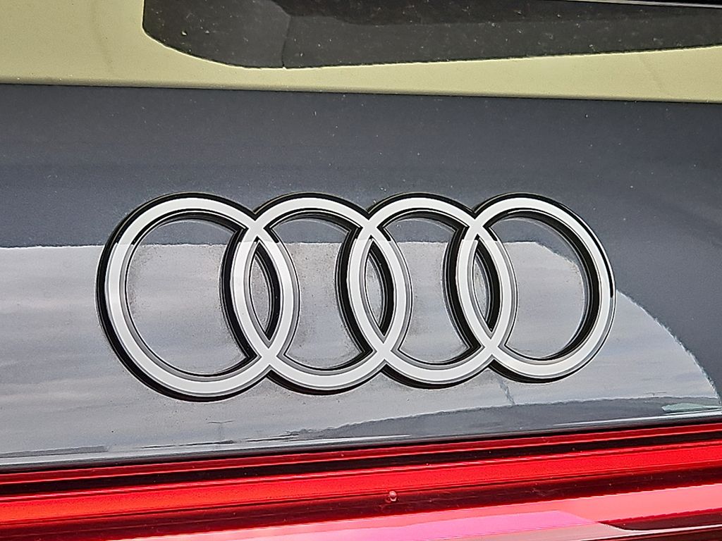 Thumbnail: 2025 Audi Q5 - 31