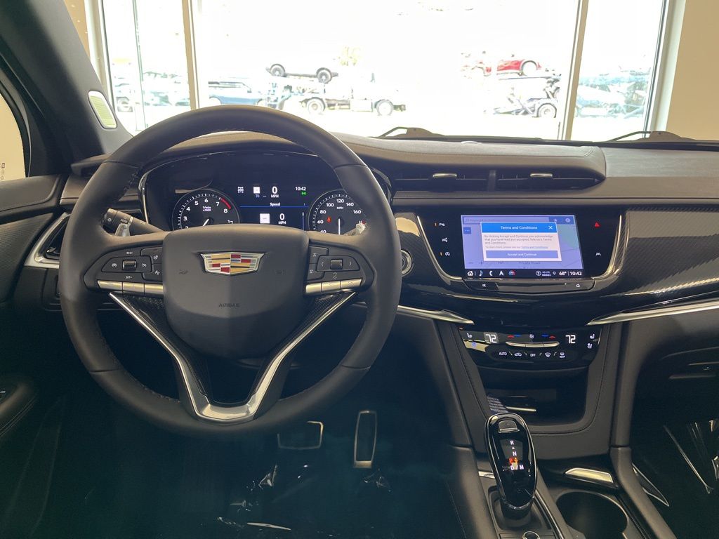 used 2023 Cadillac XT6 car, priced at $42,950