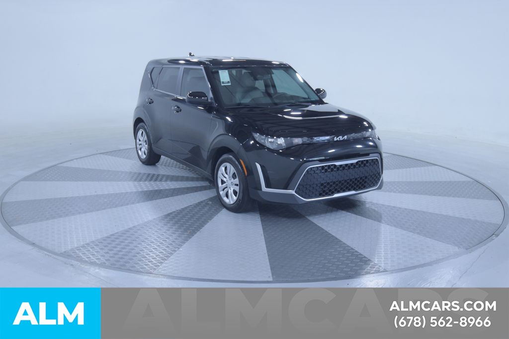 Used 2023 Black Kia LX image 88