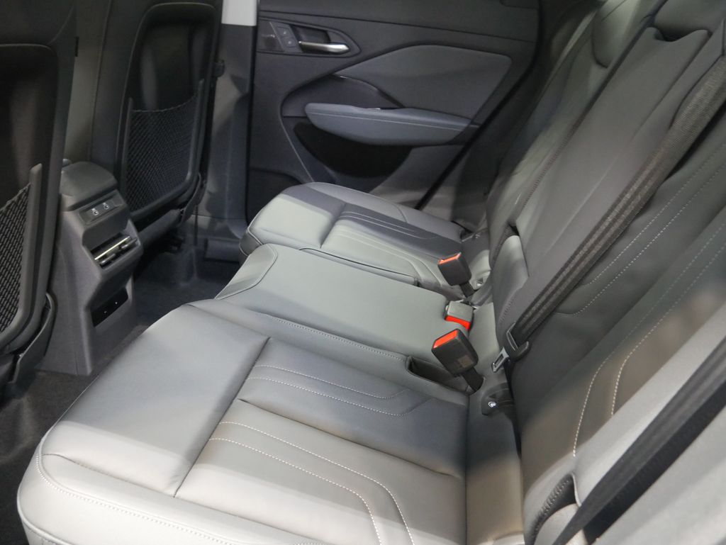 Thumbnail: 2026 Audi Q3 - 24