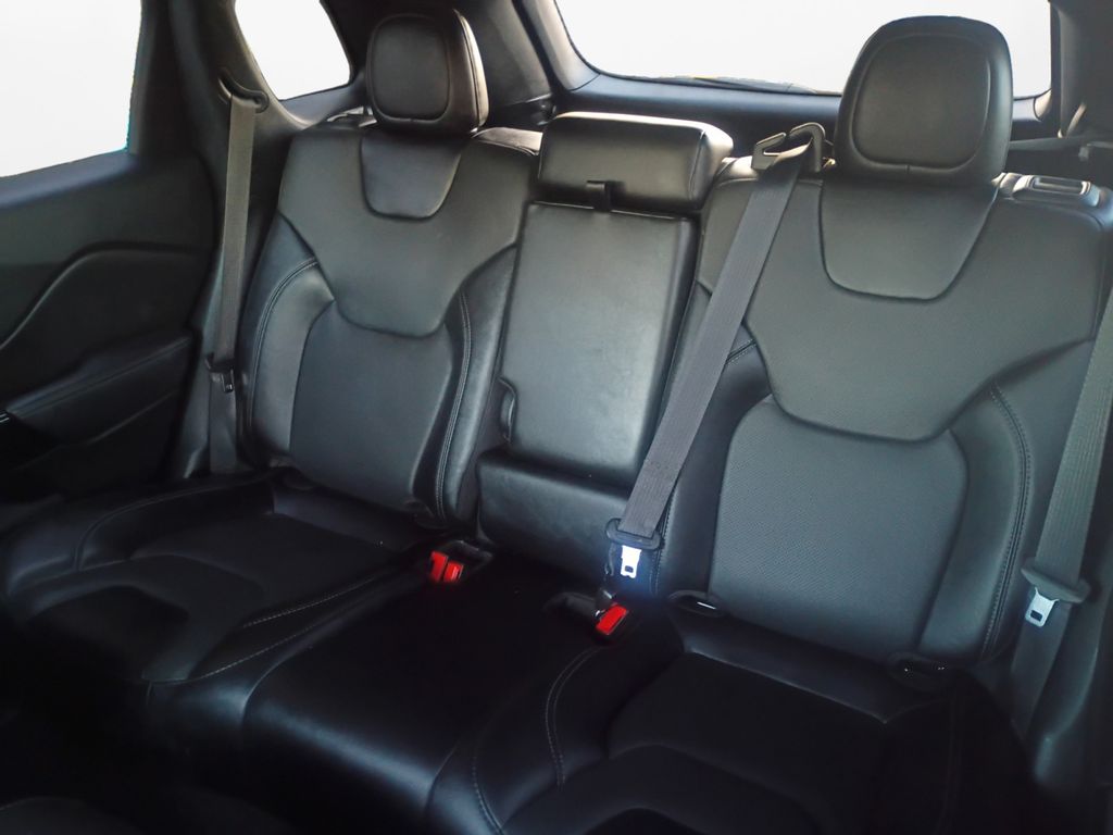 Used Car 2023 Jeep Cherokee  Altitude For Sale Under $25,000 In Austin, Texas