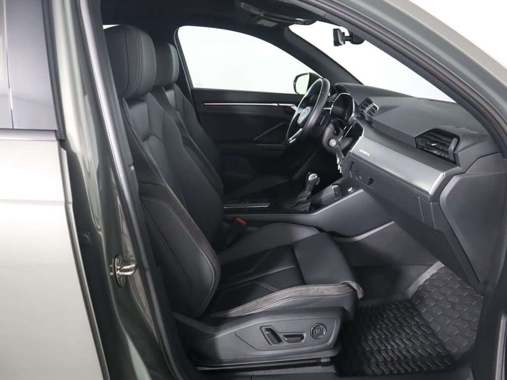 Thumbnail: 2022 Audi Q3 - 21