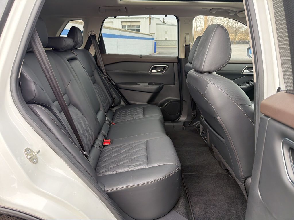 Thumbnail: 2022 Nissan Rogue - 24