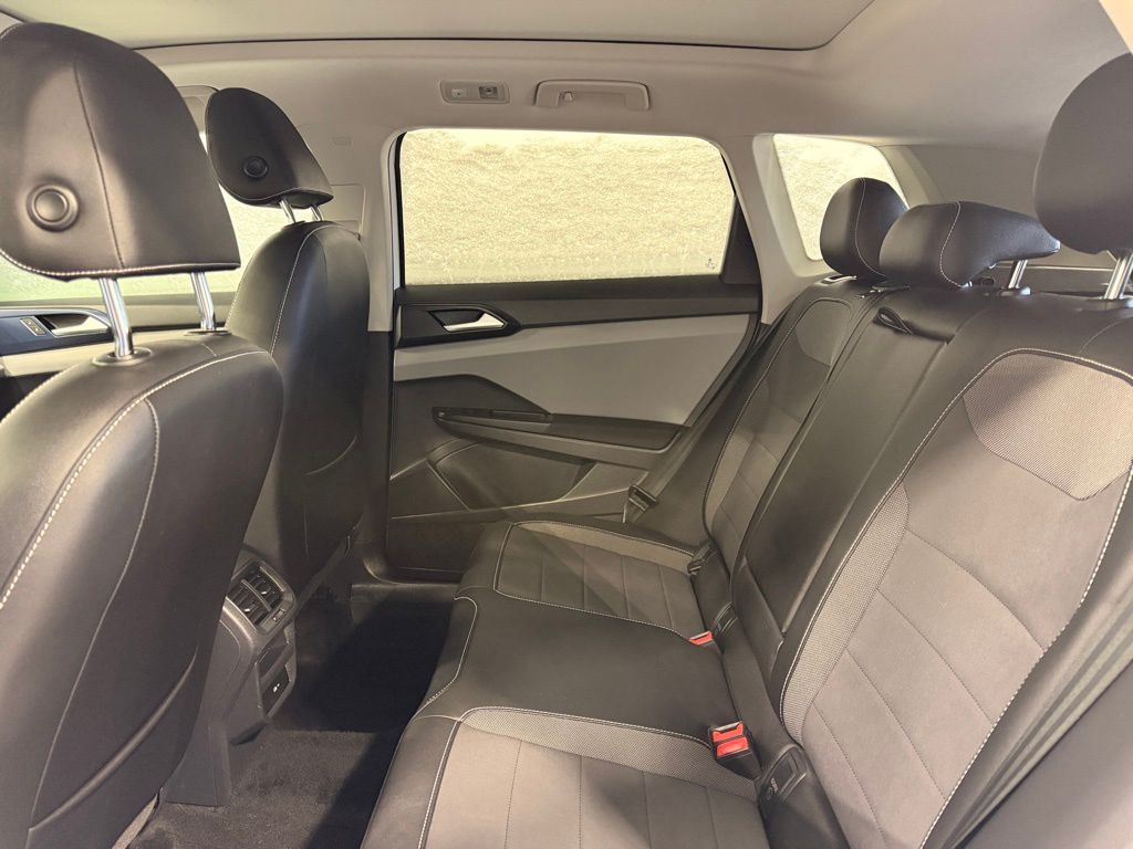 Thumbnail: 2022 Volkswagen Taos - 21