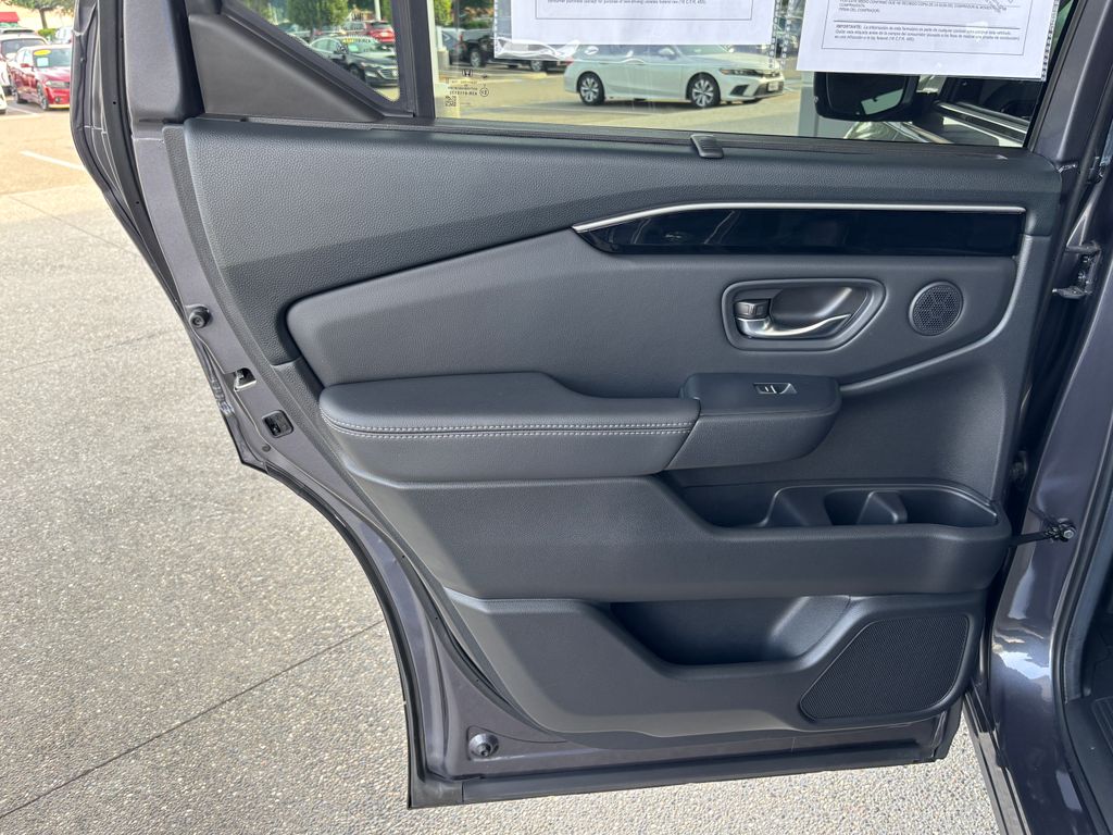 Thumbnail: 2024 Honda Pilot - 30