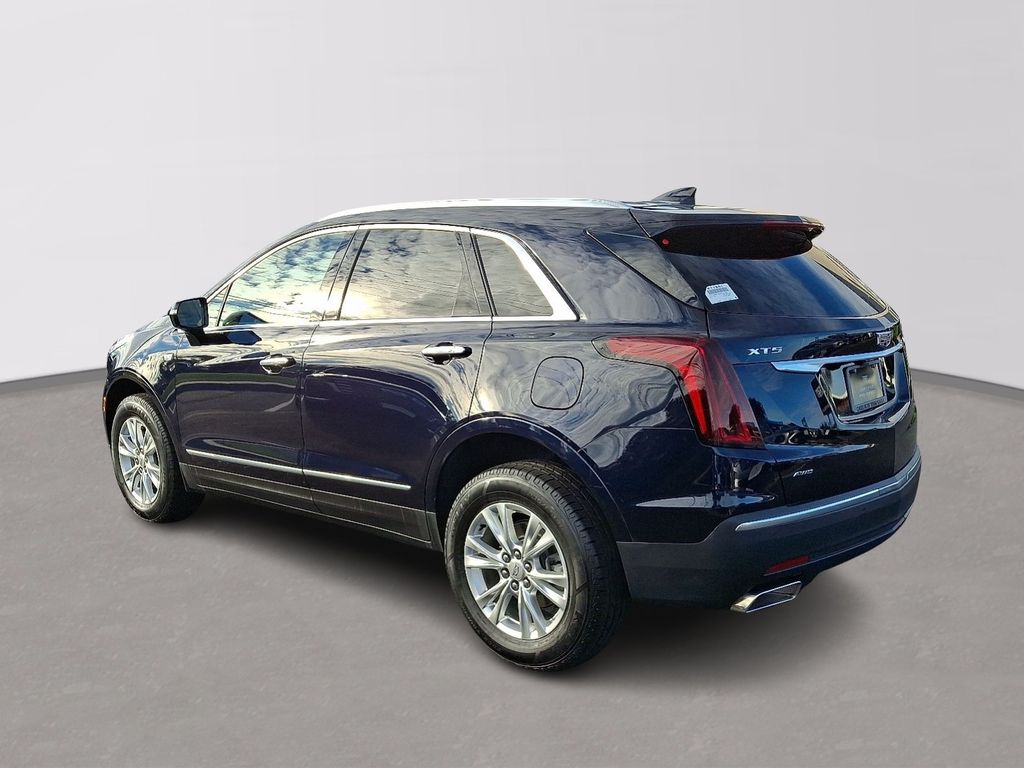 Thumbnail: 2022 Cadillac XT5 - 4