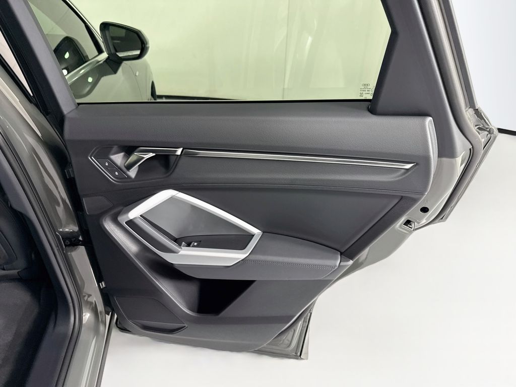 Thumbnail: 2023 Audi Q3 - 27