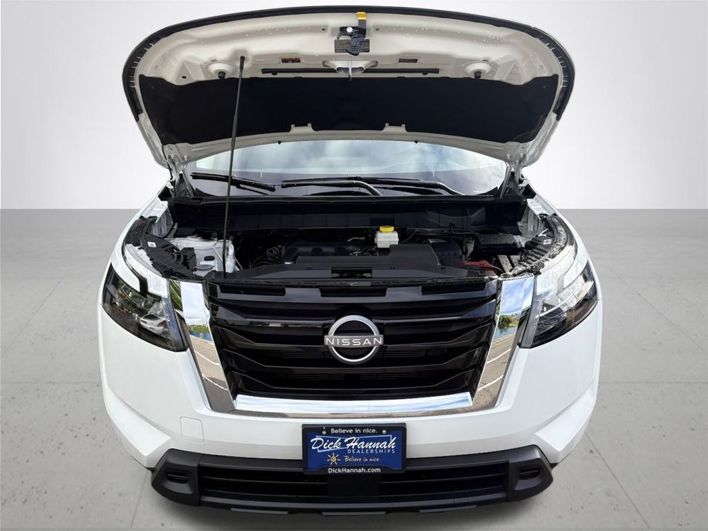2025 Nissan Pathfinder S