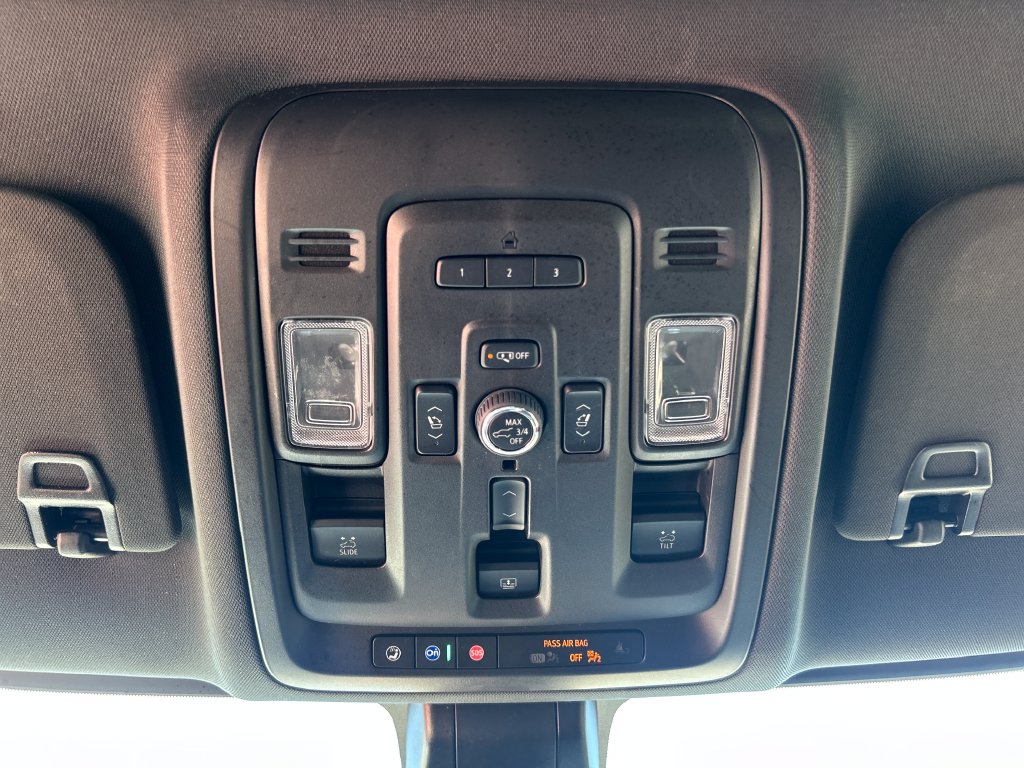 Used 2022 Black GMC AT4 image 19